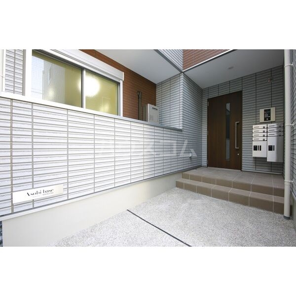 20/27 エントランス