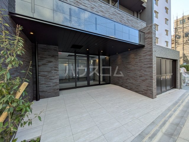 23/29 エントランス