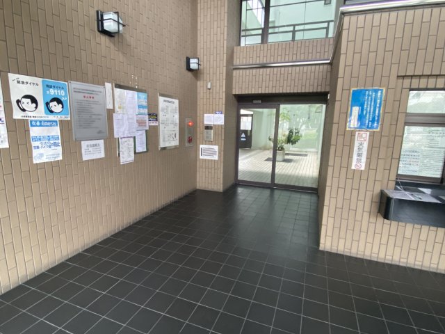 22/30 エントランス