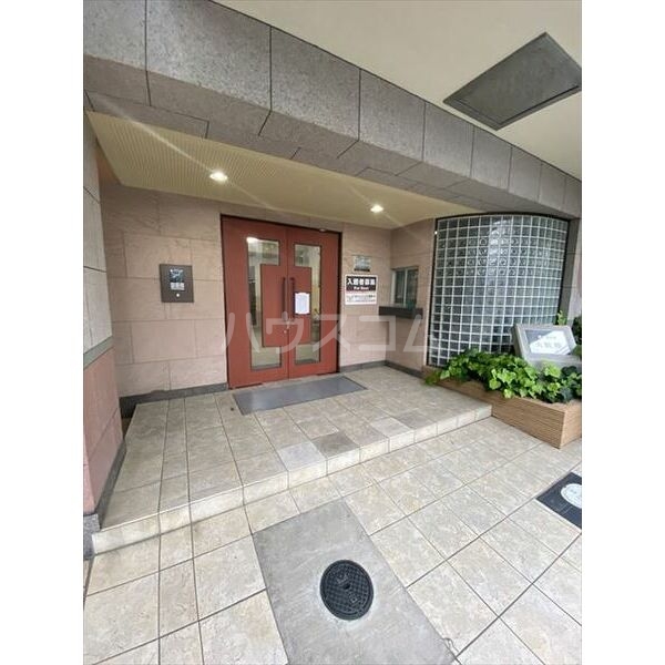 14/23 エントランス