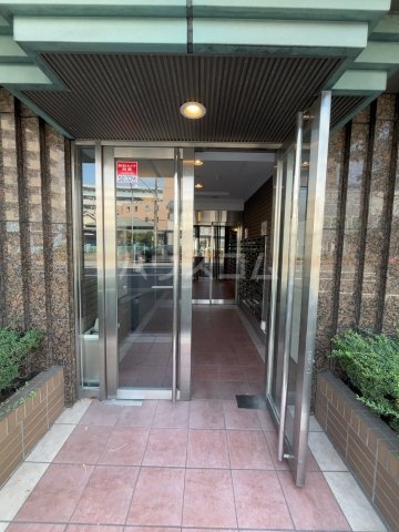 17/20 エントランス