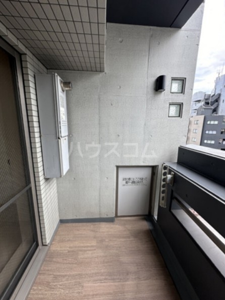 16/28 バルコニー