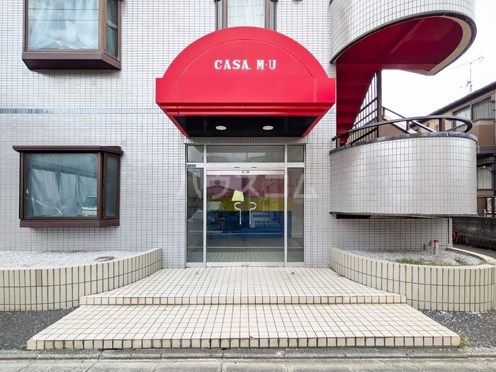 24/30 エントランス