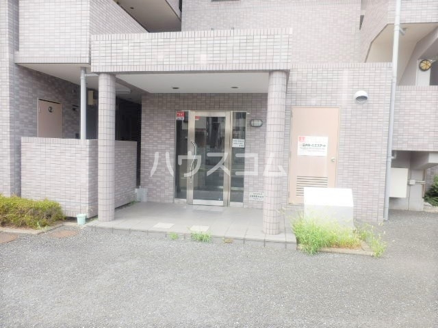 21/25 エントランス