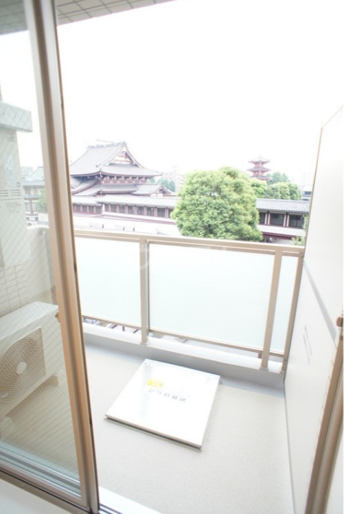 19/26 バルコニー