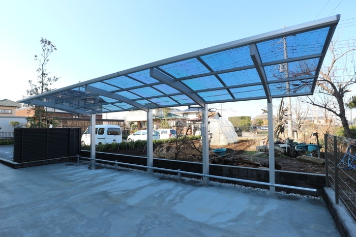 18/28 駐車場