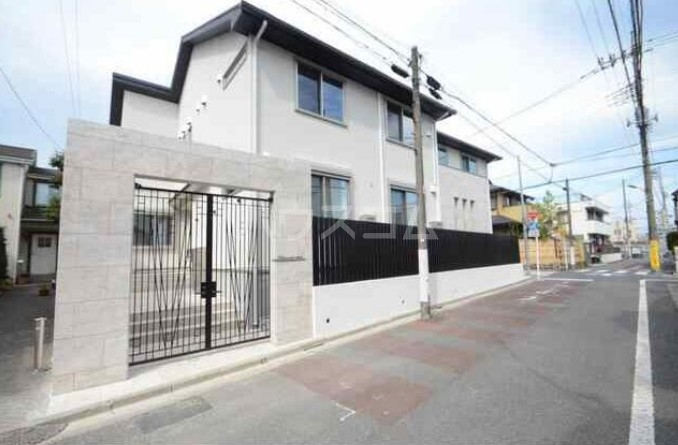 15/17 エントランス