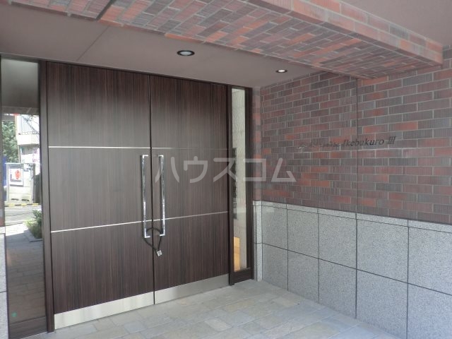 15/25 エントランス