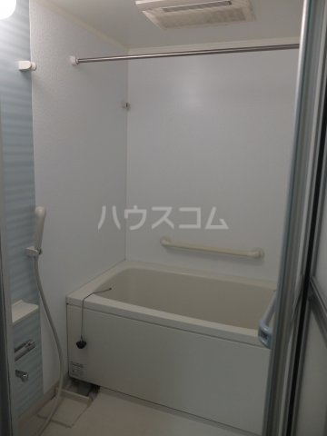 13/30 浴室