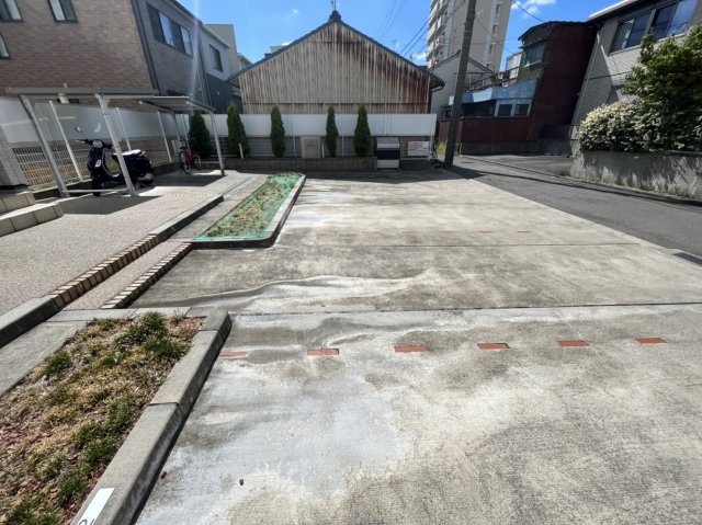 2/10 駐車場