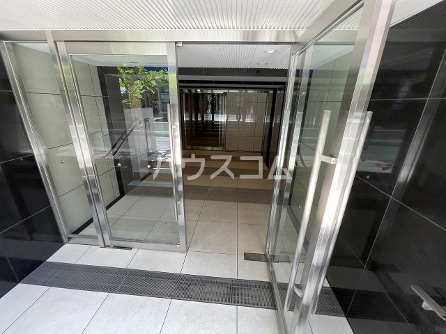 18/26 エントランス