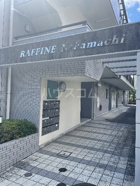 21/30 エントランス