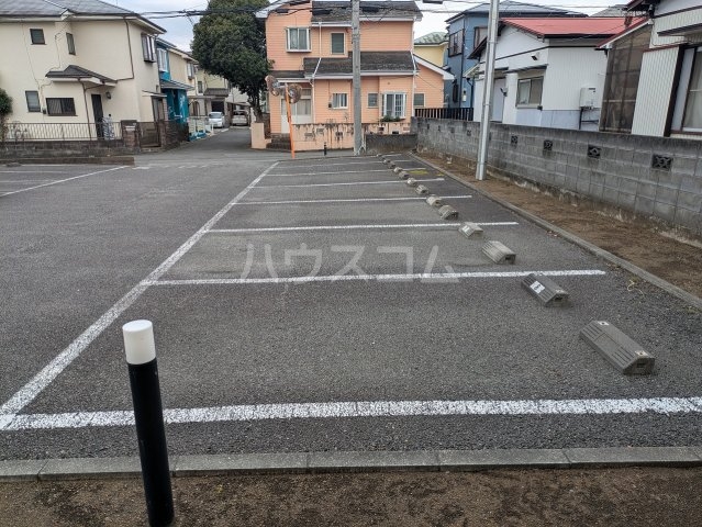 23/30 駐車場