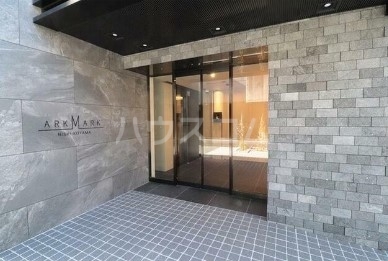 14/20 エントランス