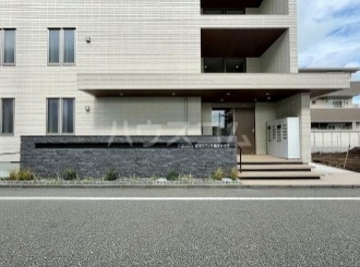 28/30 エントランス