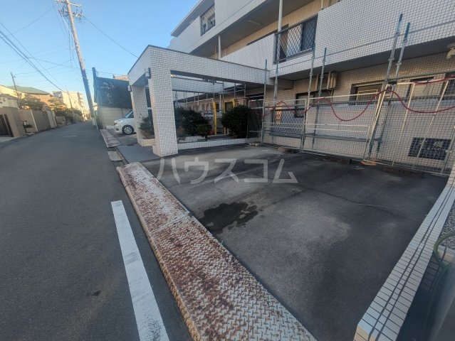2/5 駐車場