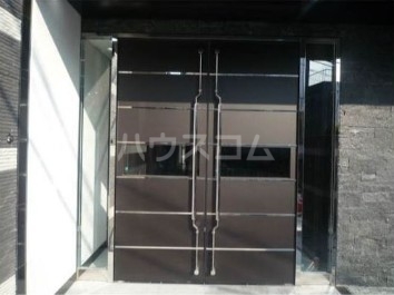 16/25 エントランス