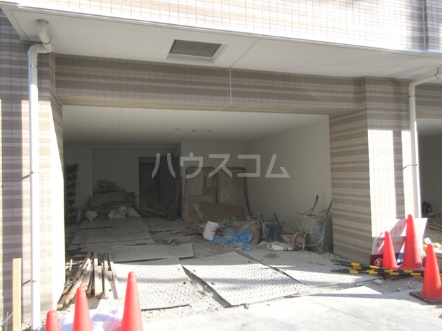 20/27 エントランス