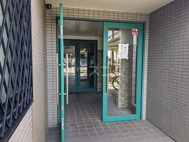 19/28 エントランス