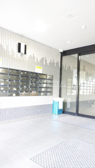 22/28 エントランス