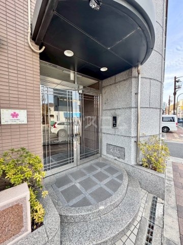 20/29 エントランス