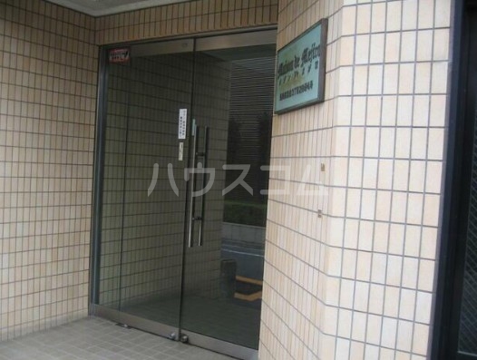 16/23 エントランス