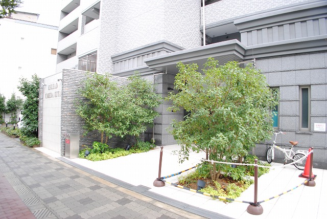 21/25 エントランス