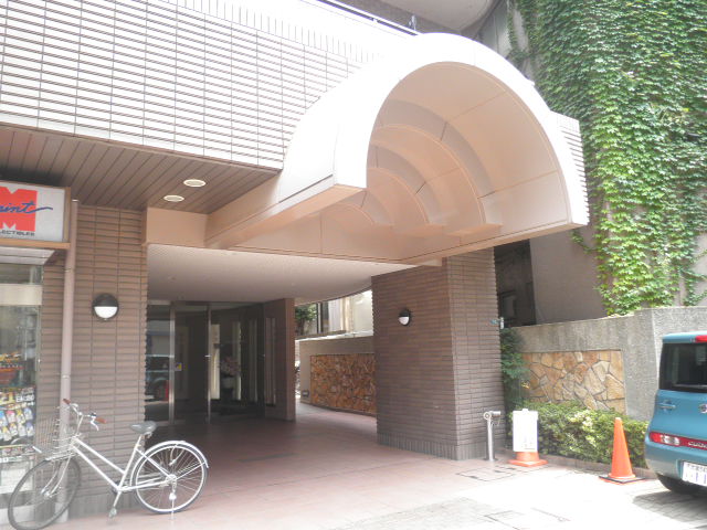 22/30 エントランス