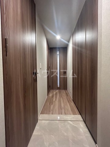 23/30 エントランス