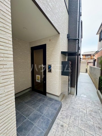 15/22 エントランス