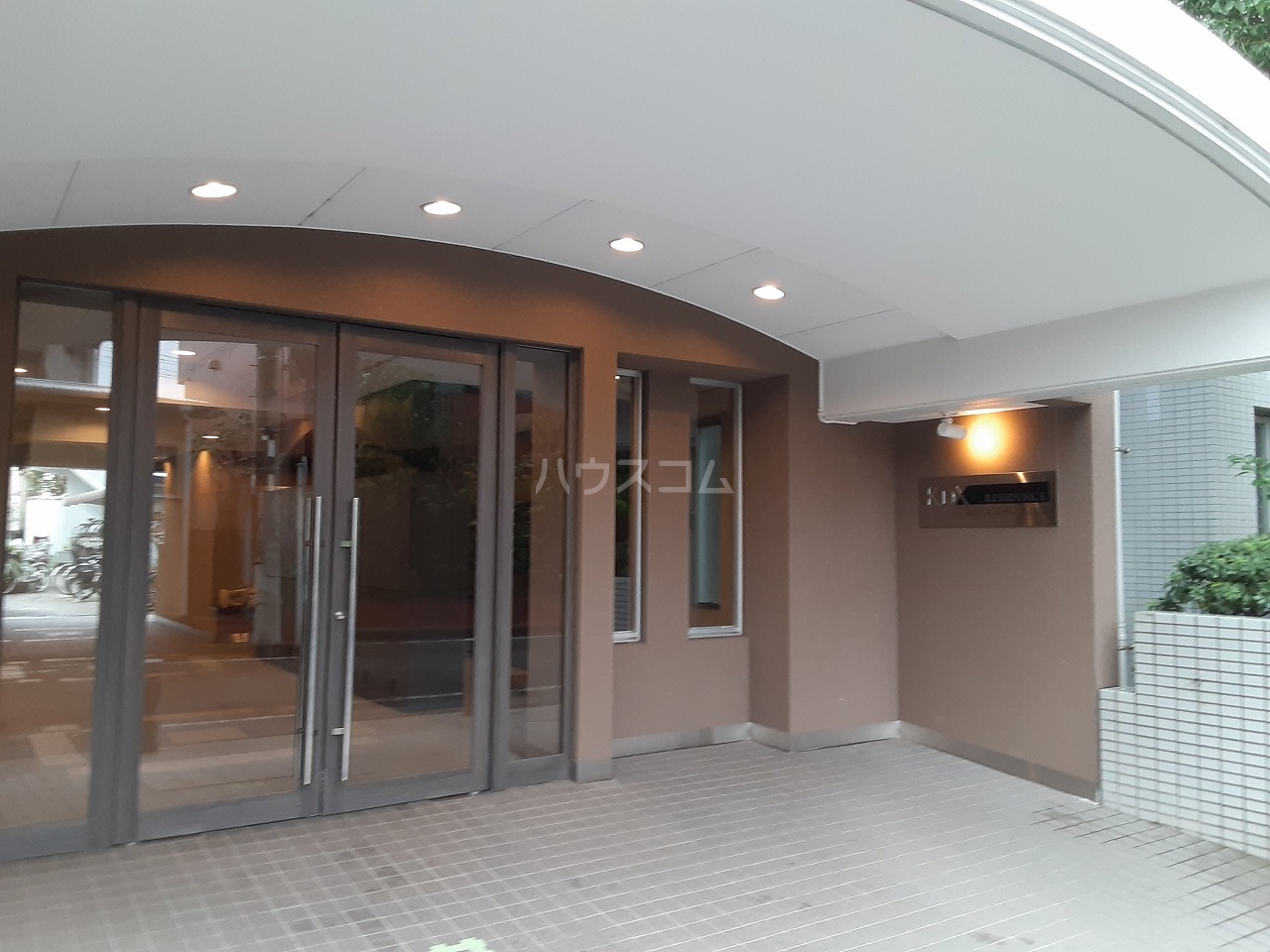 22/28 エントランス