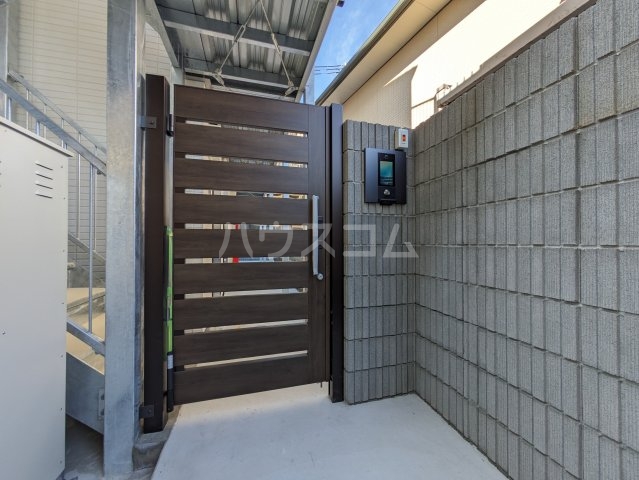 20/26 エントランス