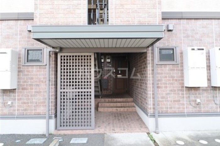 18/27 エントランス