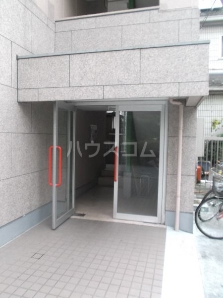 18/21 エントランス