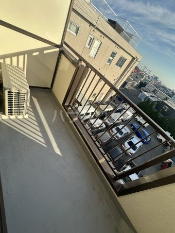 19/28 バルコニー