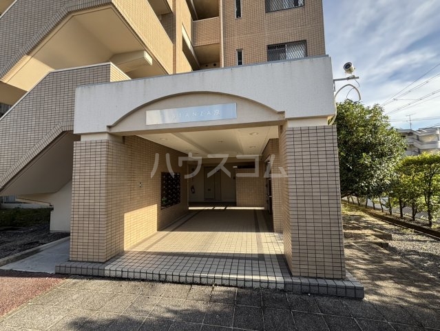 20/22 エントランス