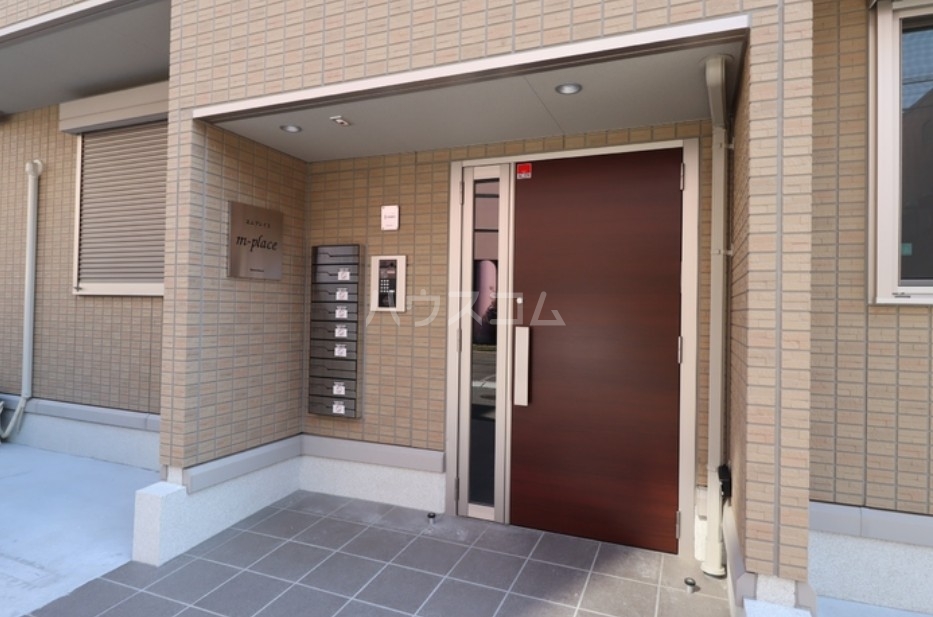 2/3 エントランス