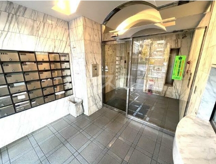 20/20 エントランス