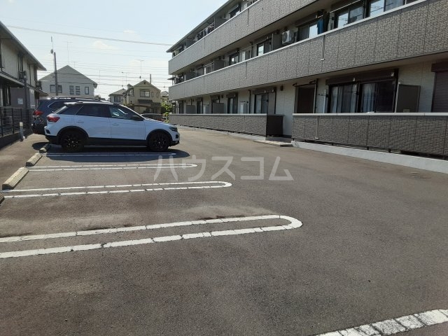 22/28 駐車場