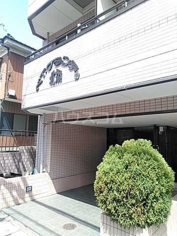 17/26 エントランス