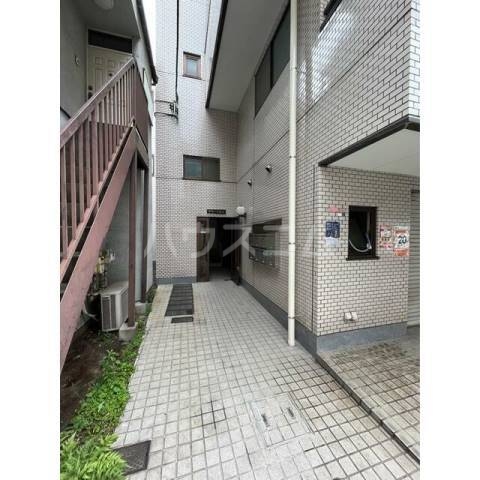 2/2 エントランス