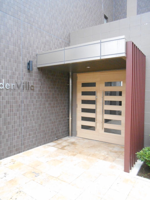 21/29 エントランス