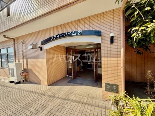 19/27 エントランス