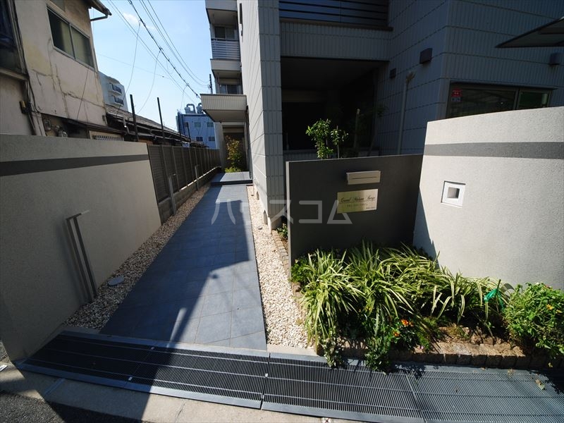 2/6 エントランス