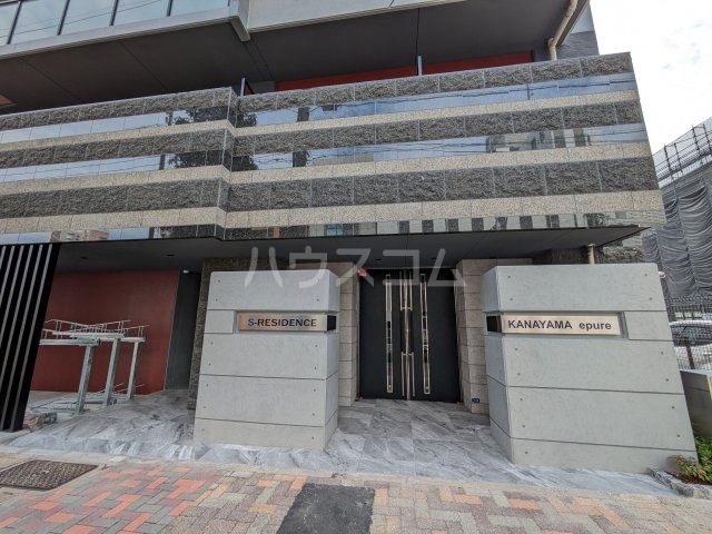 27/30 エントランス