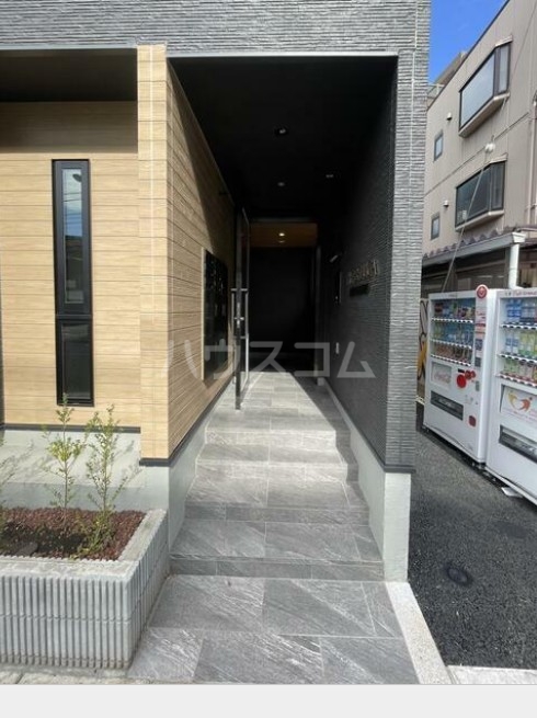 15/21 エントランス