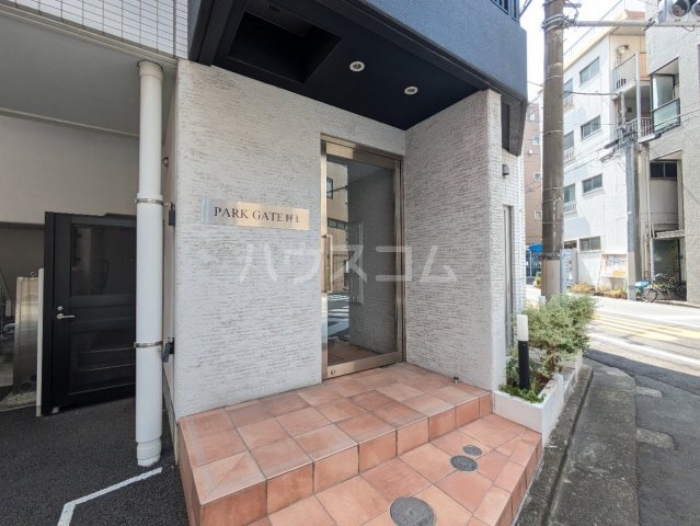 24/30 エントランス