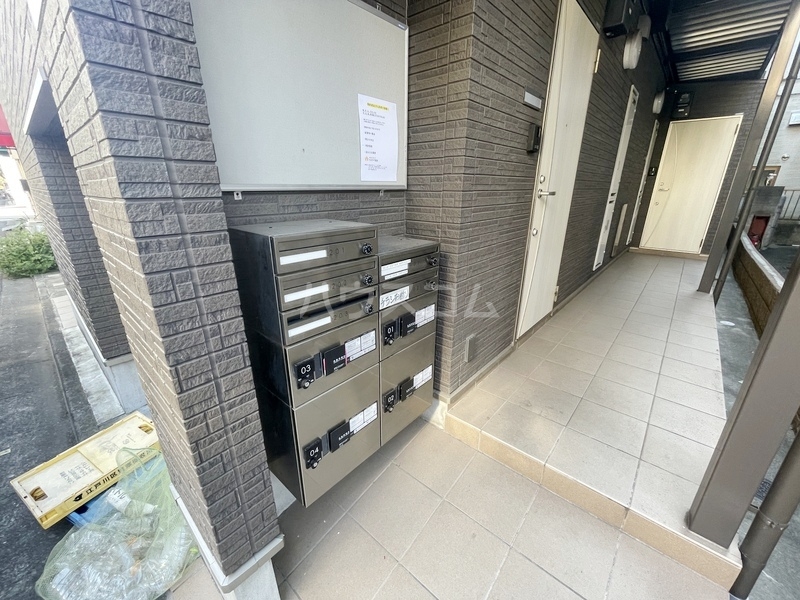 17/23 エントランス