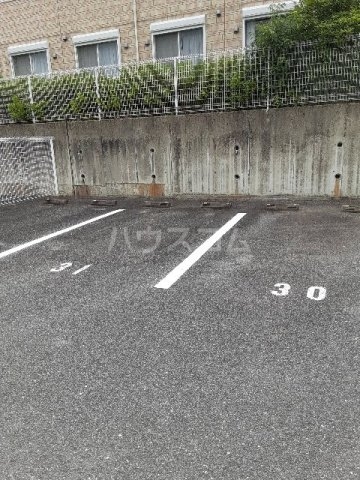 26/30 駐車場