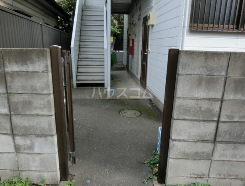 15/22 エントランス